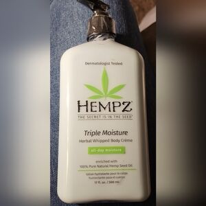 Hempz Triple Moisture Herbal Whipped Body Crème - White